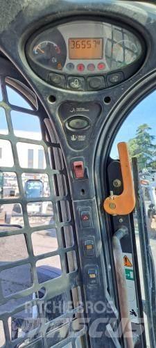 Bobcat S770HF 滑移装载机
