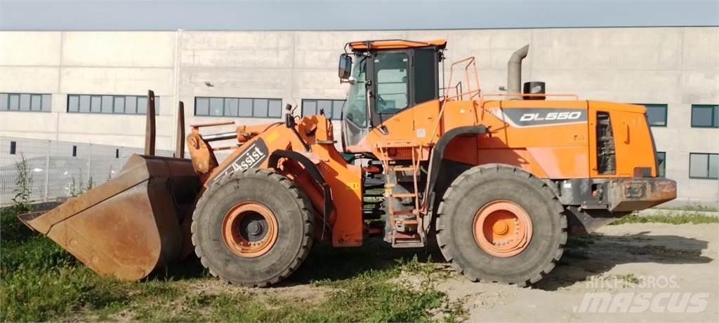Doosan DL550-5 轮式装载机