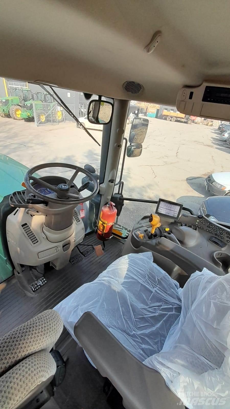 John Deere 6215R 拖拉机/农用车