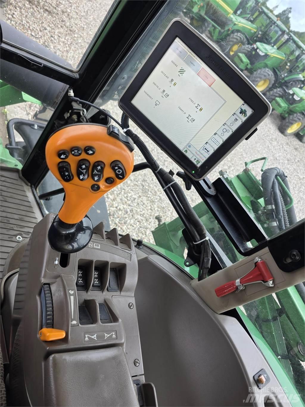 John Deere R4040i 牵引式喷雾机