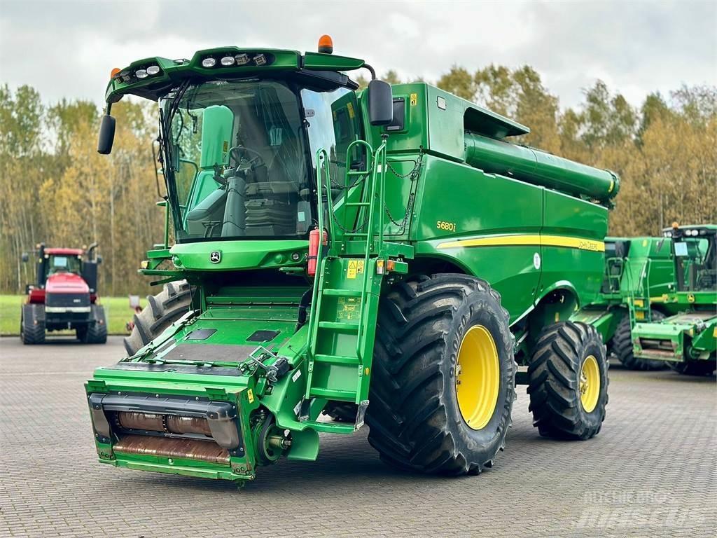 John Deere S680i 联合收割机