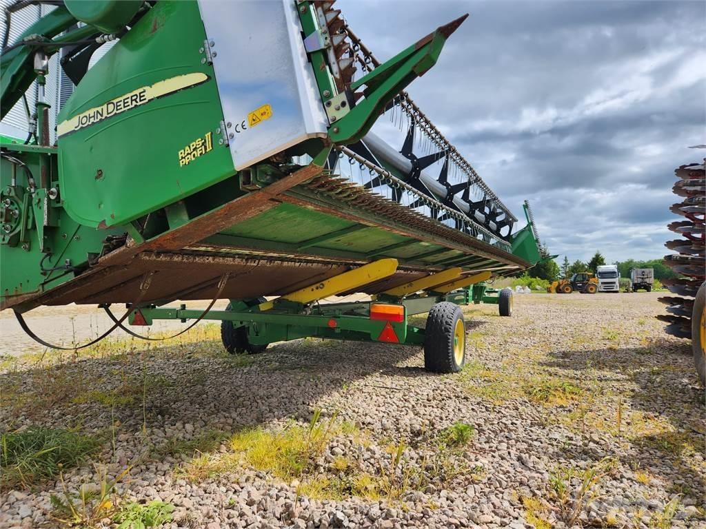 John Deere S680i 联合收割机