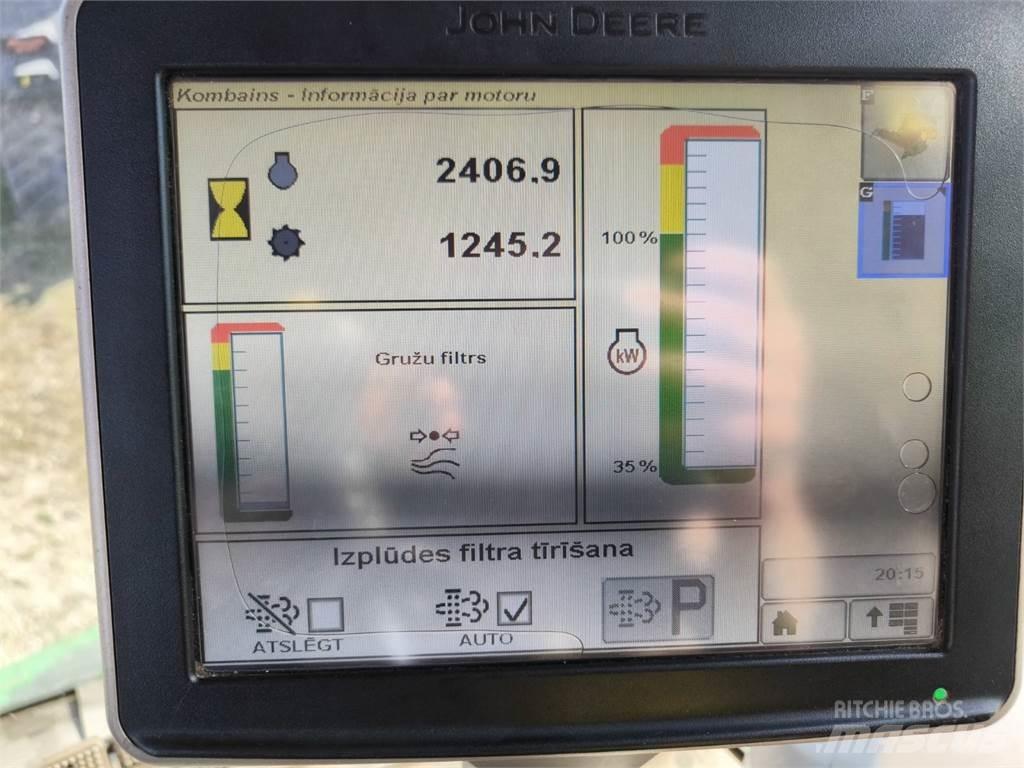 John Deere S685 联合收割机