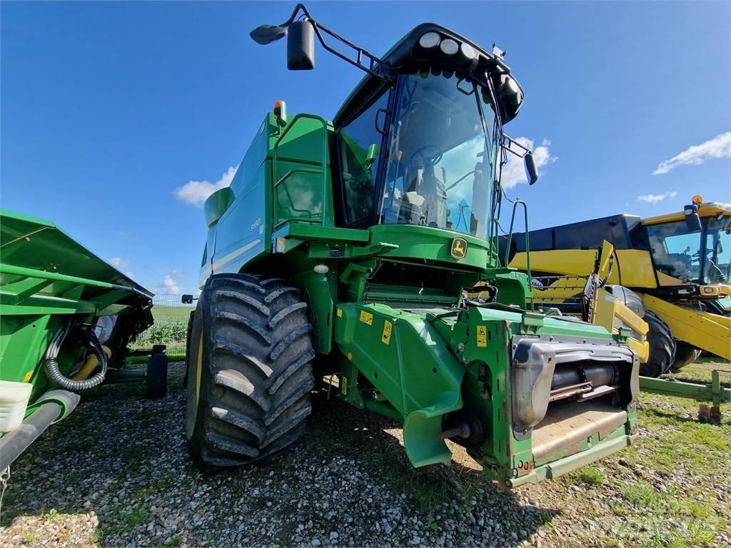 John Deere S690 联合收割机