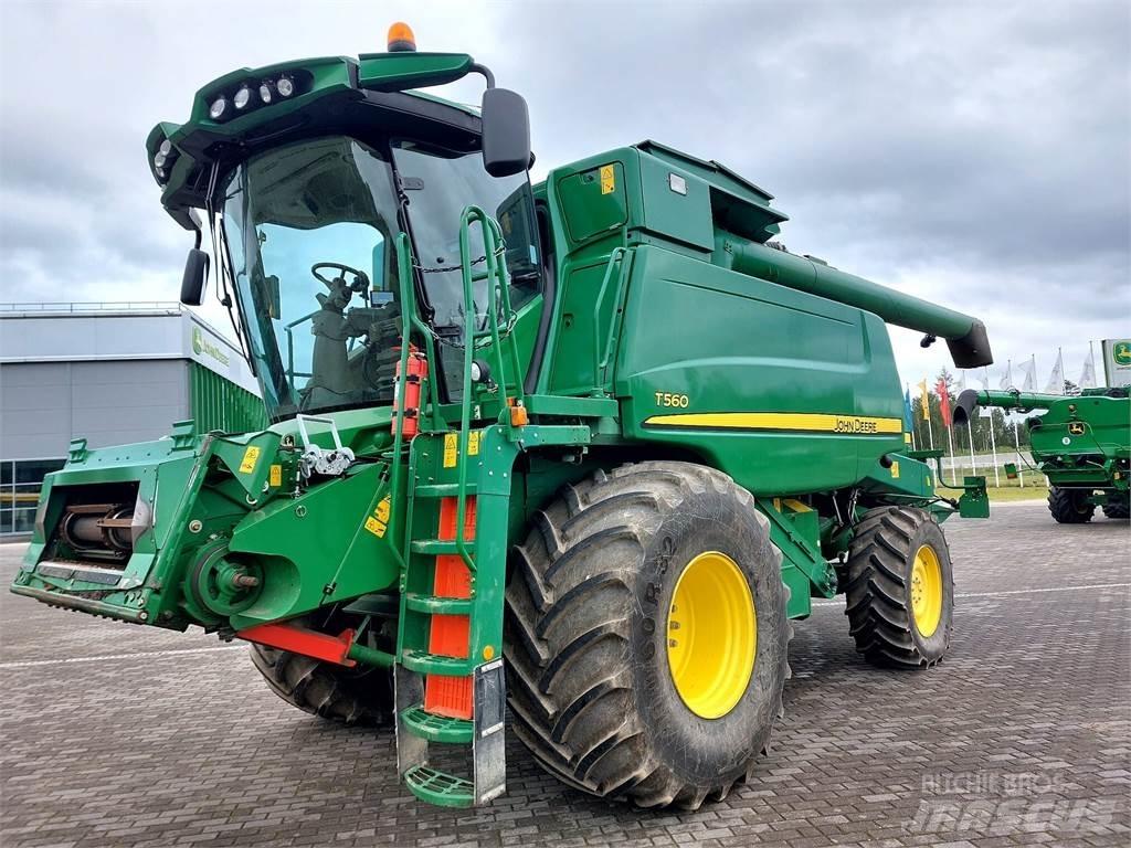 John Deere T560 联合收割机