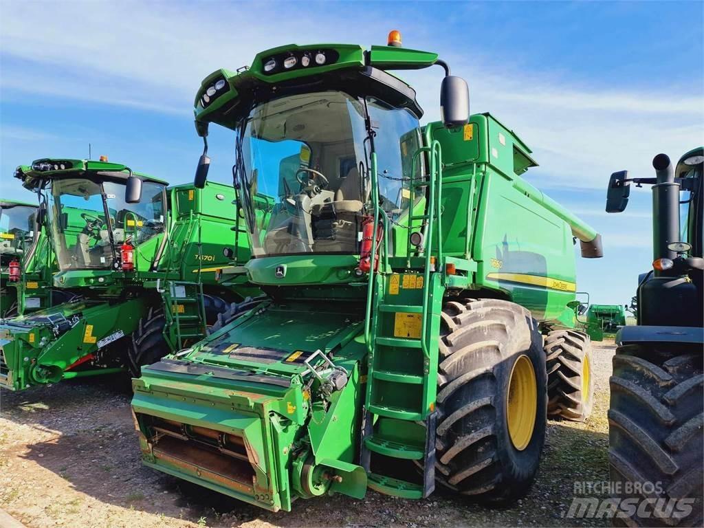John Deere T660 联合收割机