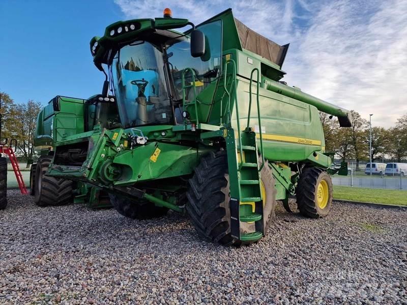 John Deere T660 联合收割机
