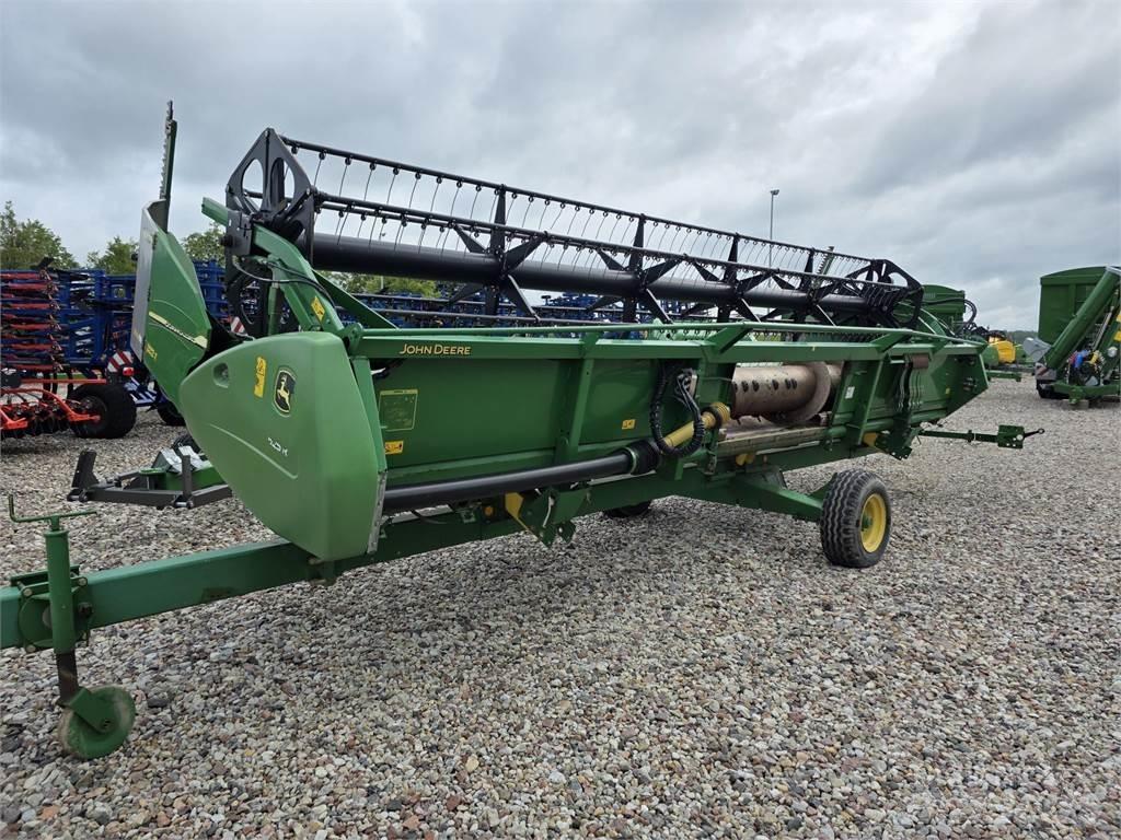 John Deere T660 联合收割机