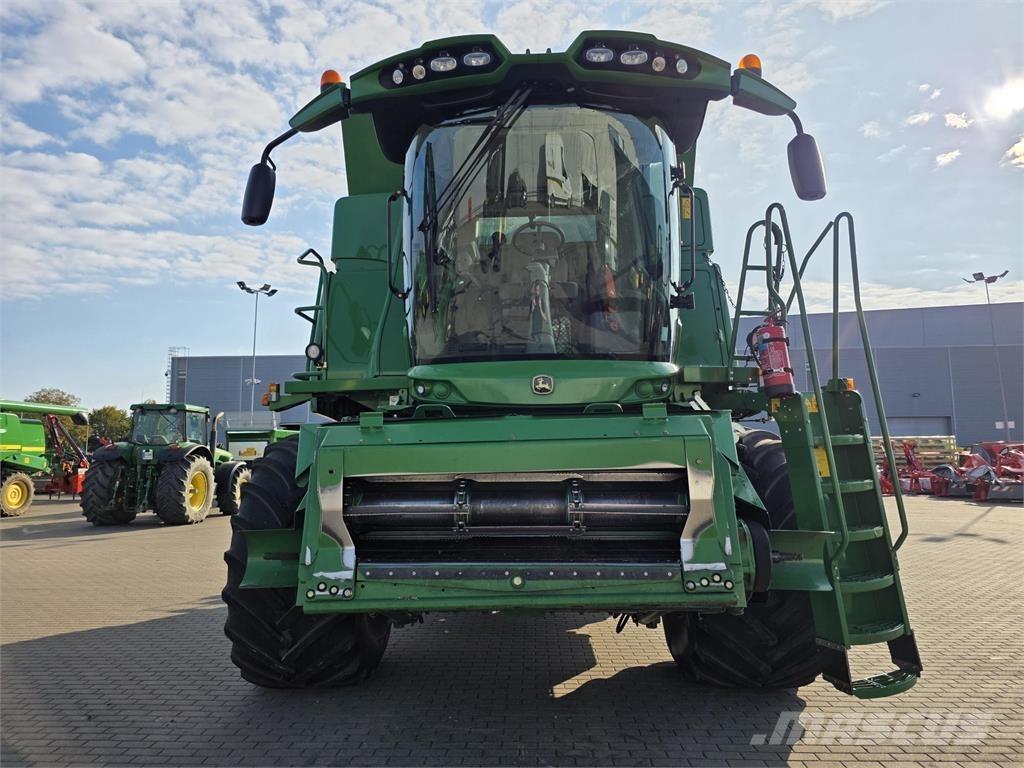 John Deere T660 联合收割机