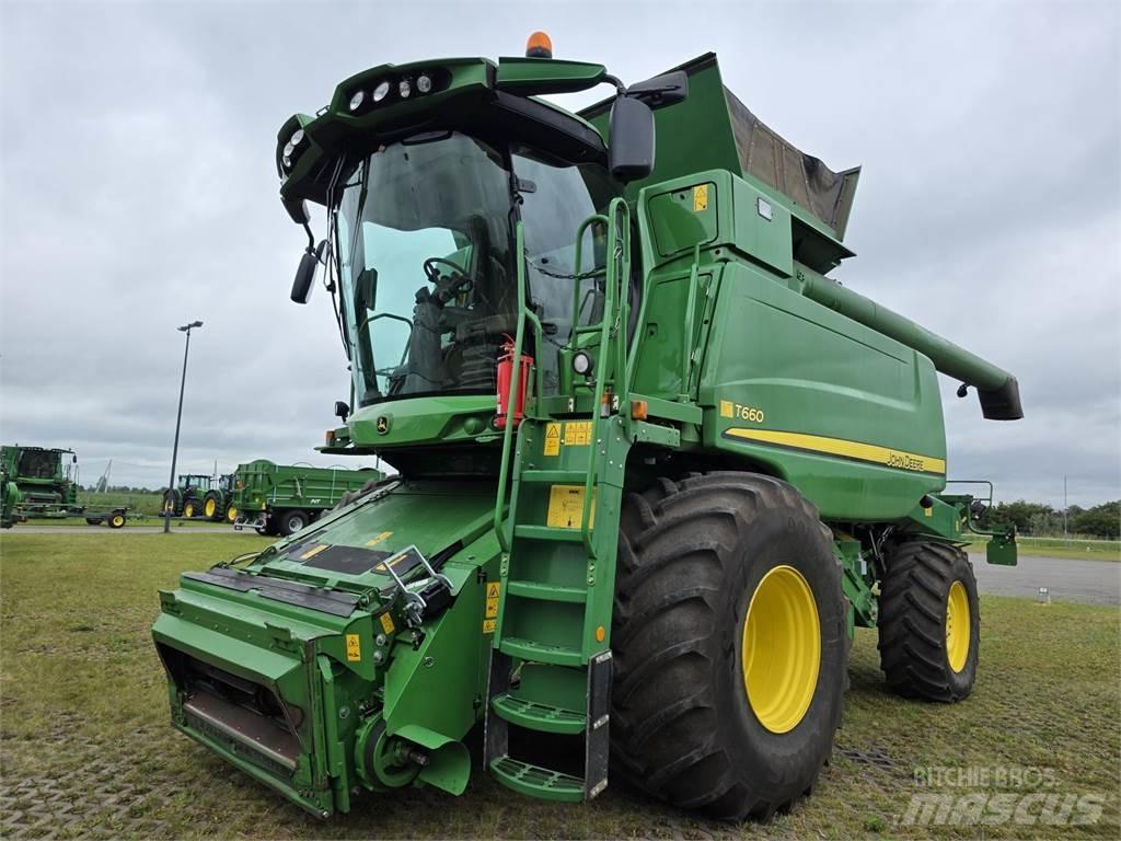 John Deere T660 联合收割机