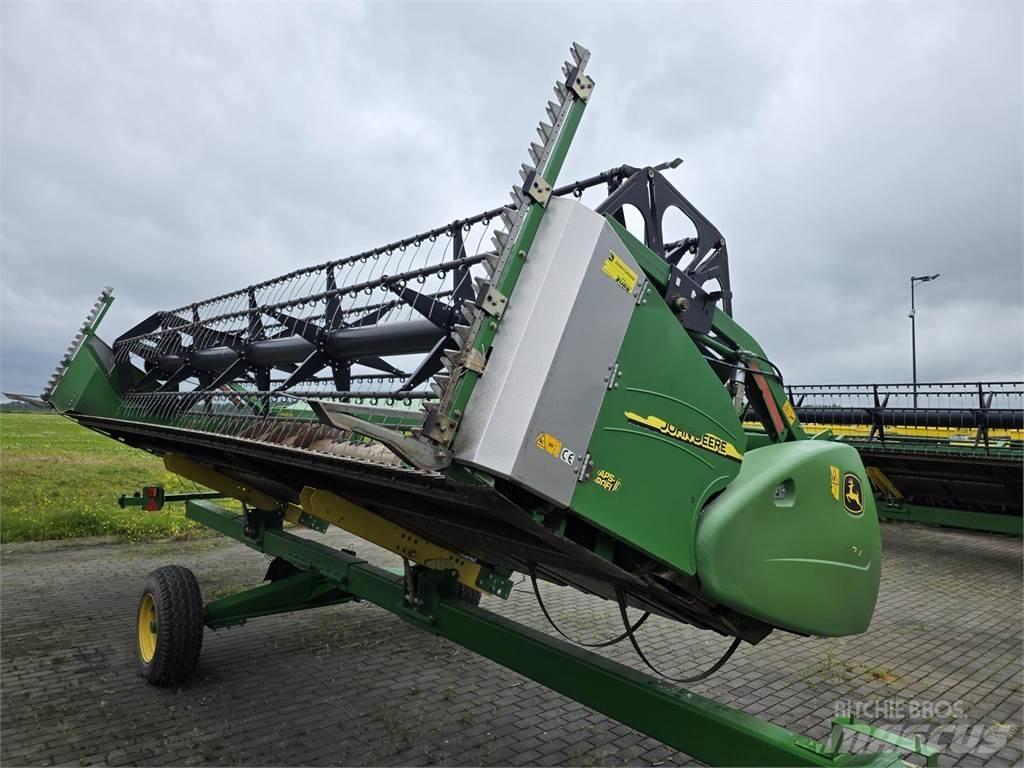 John Deere T660 联合收割机