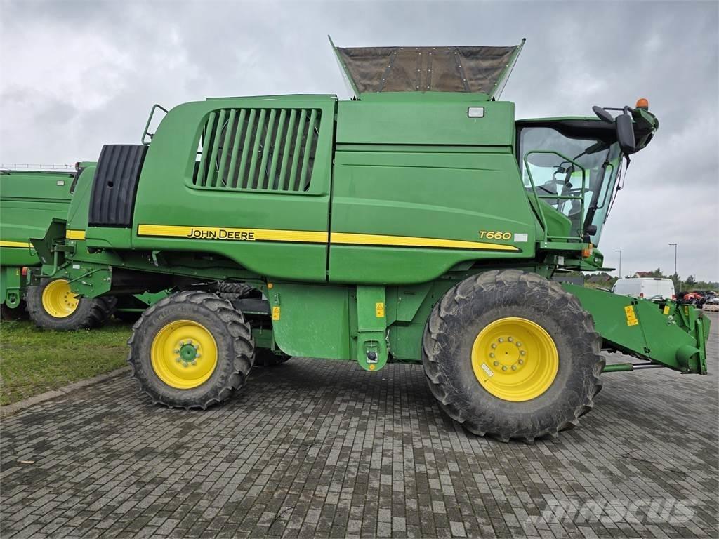 John Deere T660 联合收割机