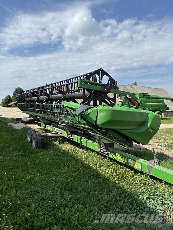 John Deere T670 联合收割机