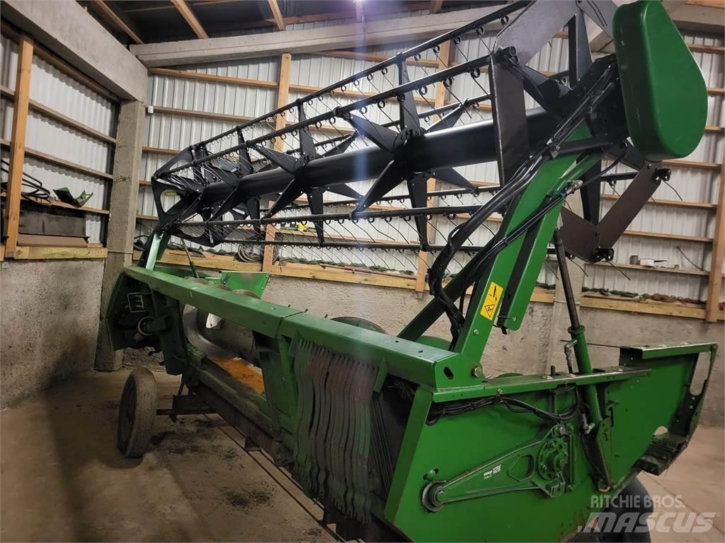 John Deere W540 联合收割机