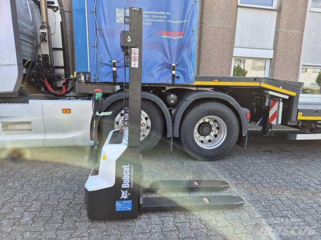 Bobcat LSM12N 手推堆垛车