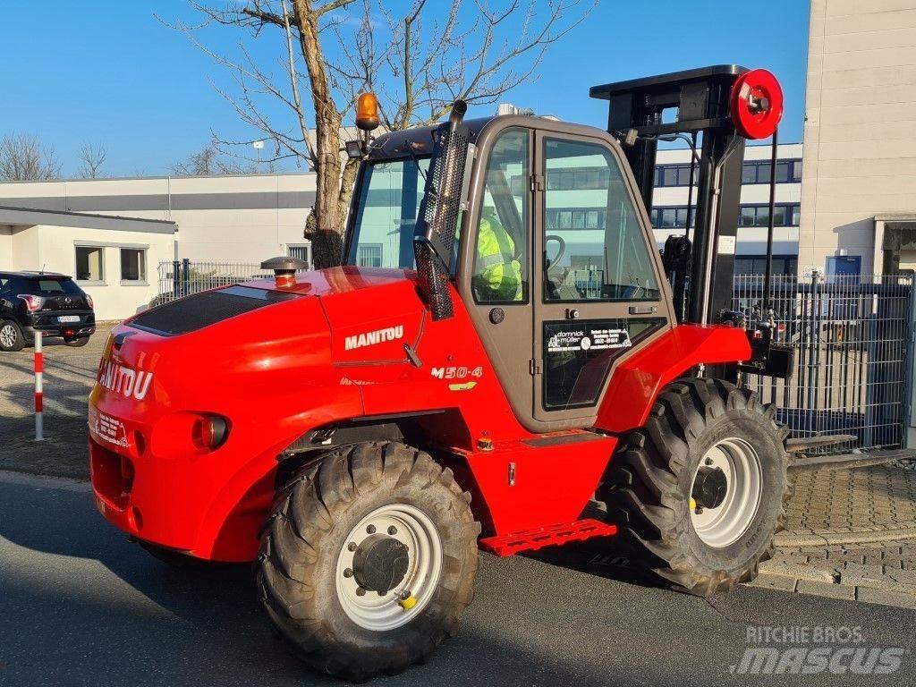 Manitou M50.4 越野叉车|叉装车
