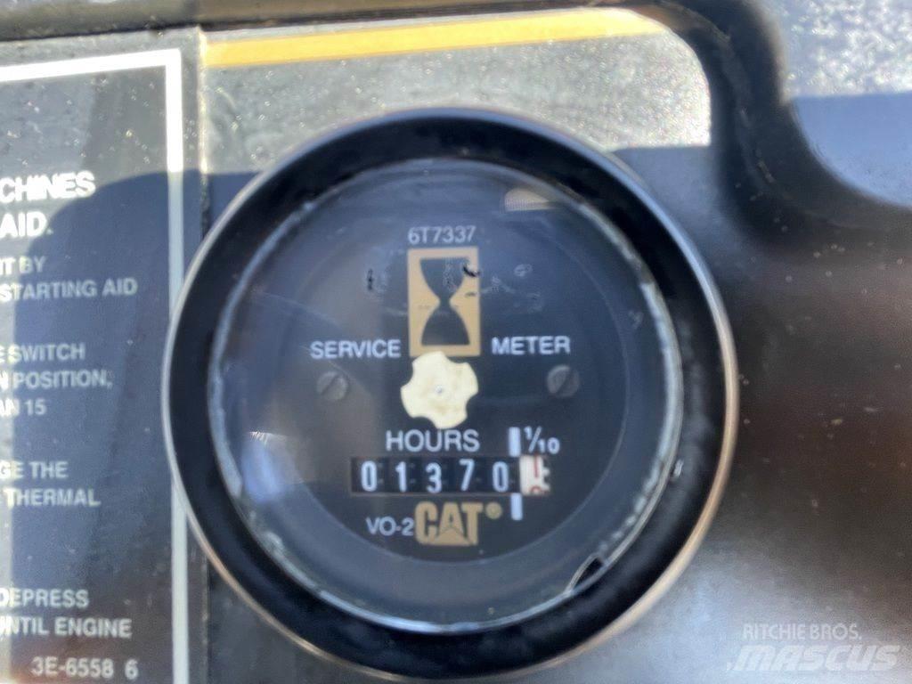 CAT CP-323C 拖拉机/农用车