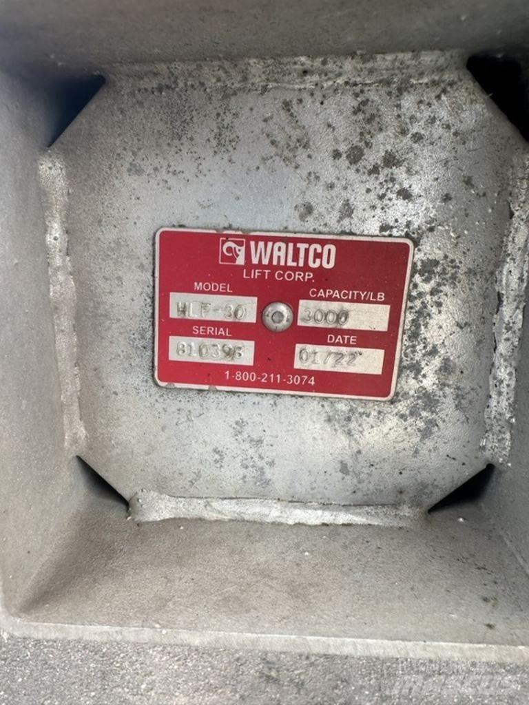  Waltco HLF-30 升降车