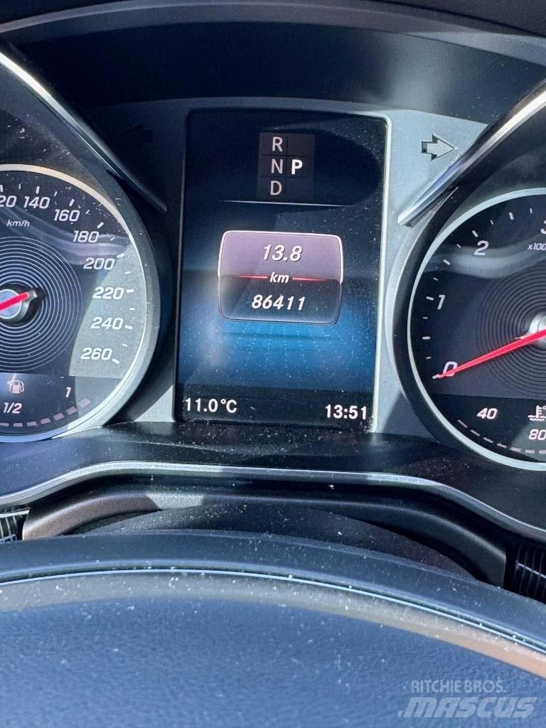 Mercedes-Benz V 250 大型面包车