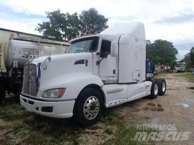 Kenworth T 660 牵引车