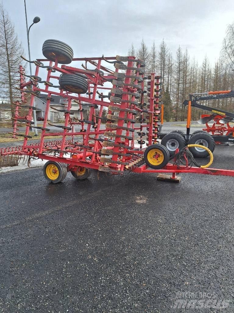 Väderstad NZE 700 钉齿耙