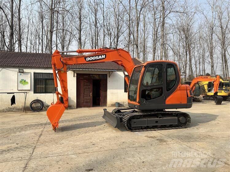 Doosan DX 75 小型挖掘机