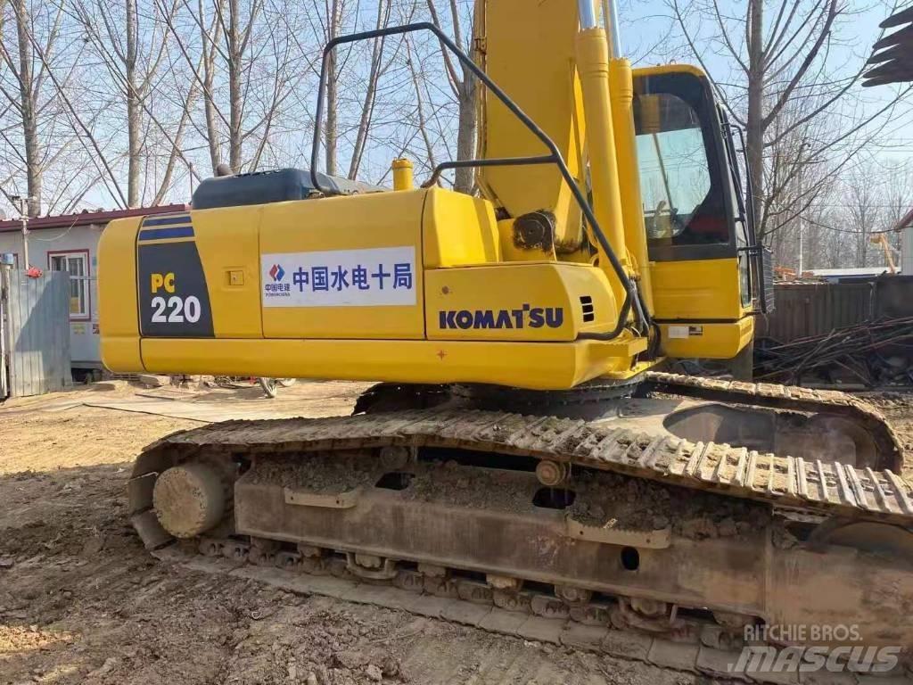 Komatsu pc220-8 履带挖掘机