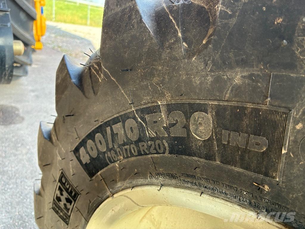 New Holland Tc 4.90 联合收割机