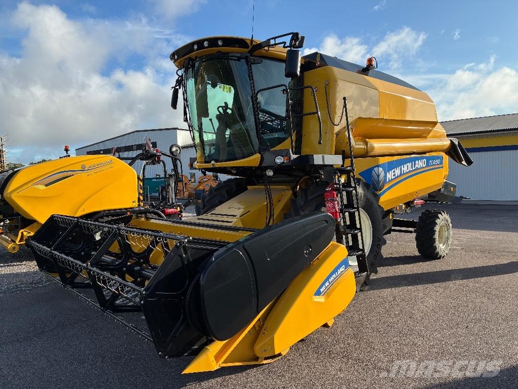 New Holland Tc 4.90 联合收割机