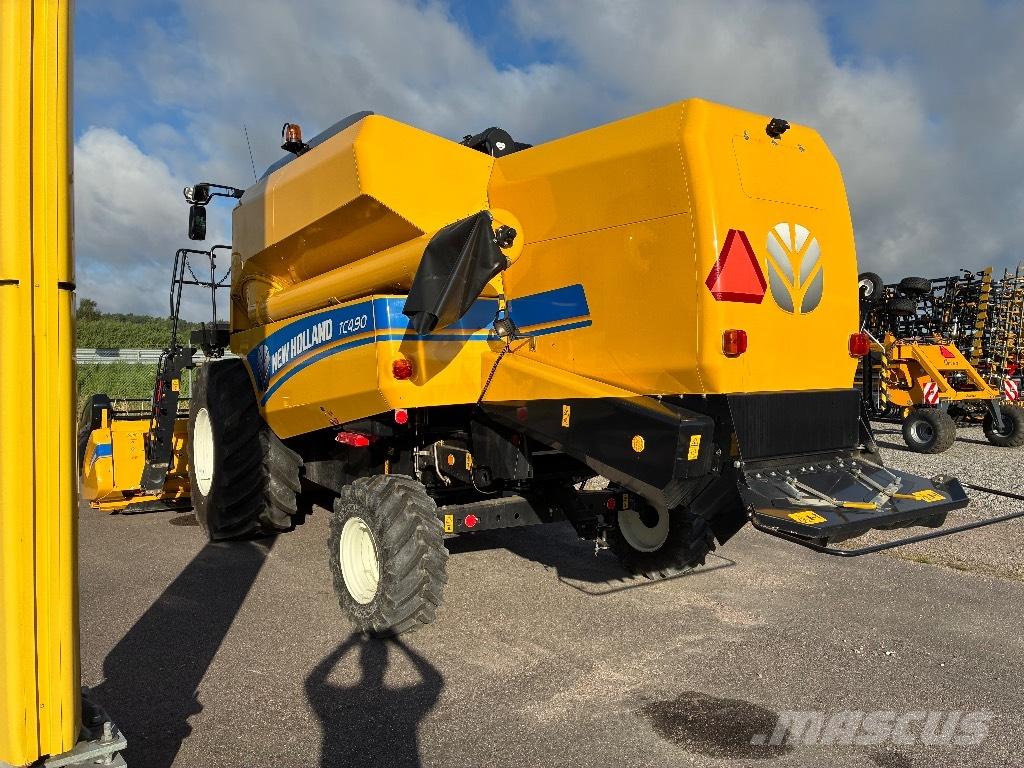 New Holland Tc 4.90 联合收割机