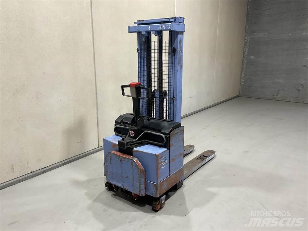 BT LSV 1250 E 行走式堆垛机