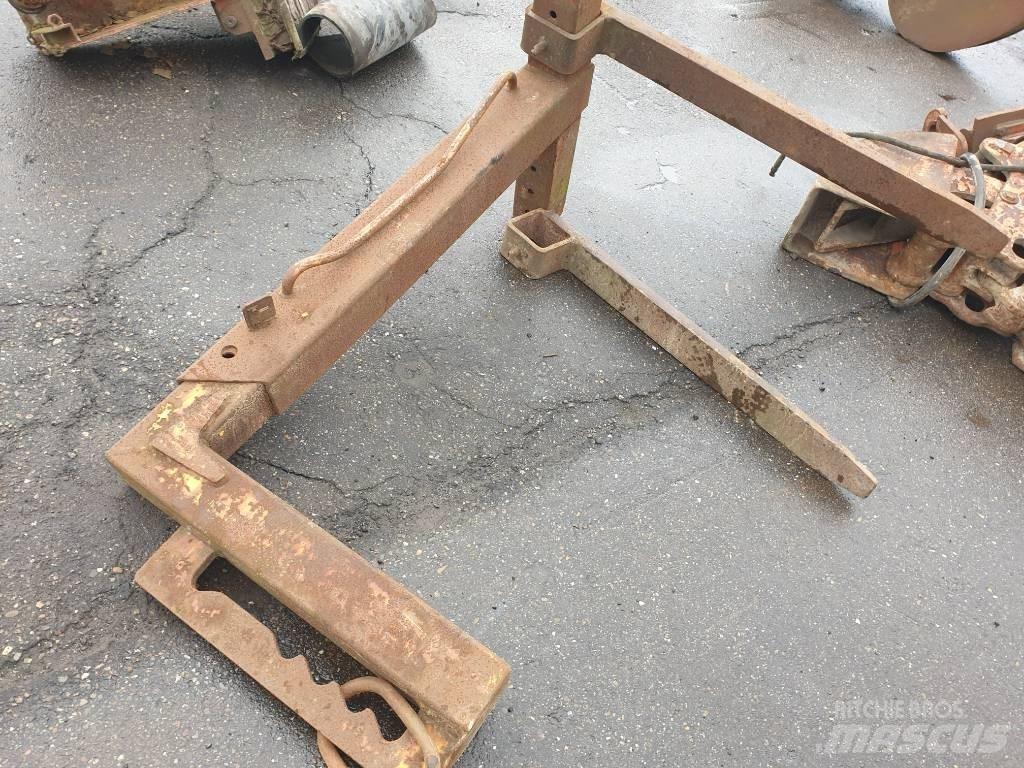  Frame with forks 叉子