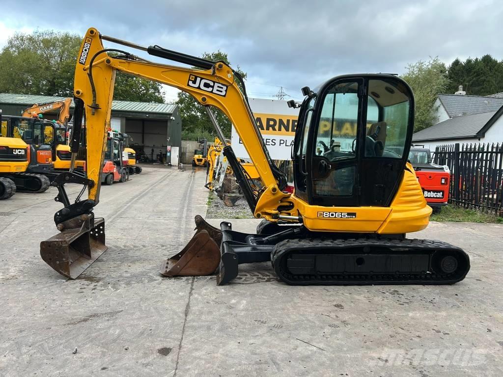 JCB 8065 RTS 小型挖掘机