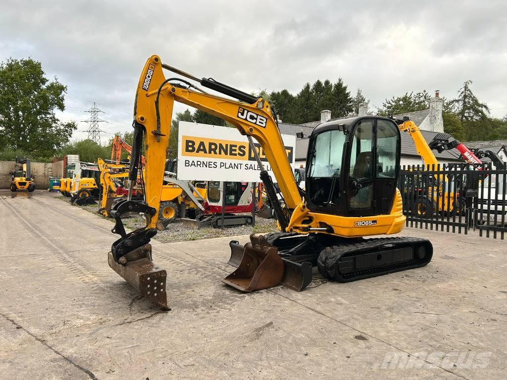 JCB 8065 RTS 小型挖掘机