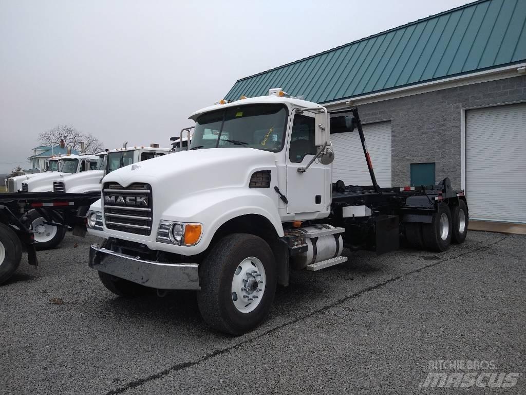 Mack CV 垃圾车