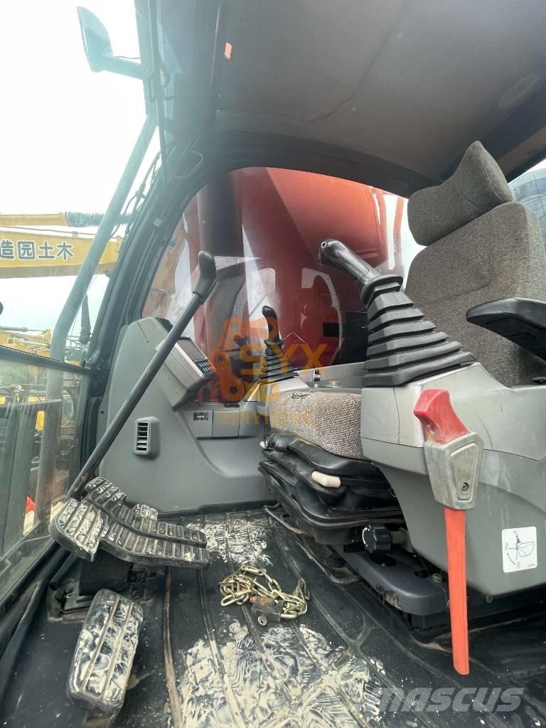 Doosan DX500 LCA 履带挖掘机