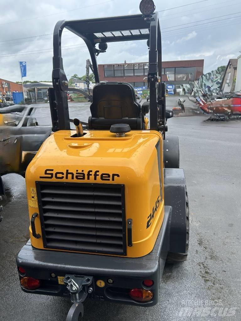 Schäffer 2445S 滑移装载机
