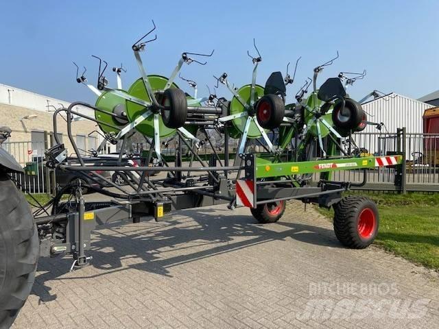 Fendt Lotus 1020T 犁耙和摊草机