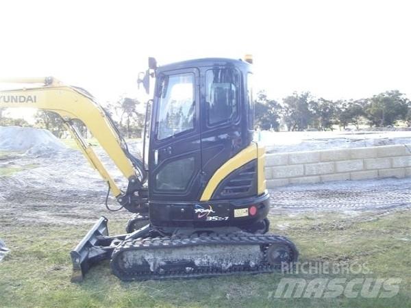 Hyundai R35Z-7 小型挖掘机