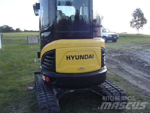 Hyundai R35Z-7 小型挖掘机