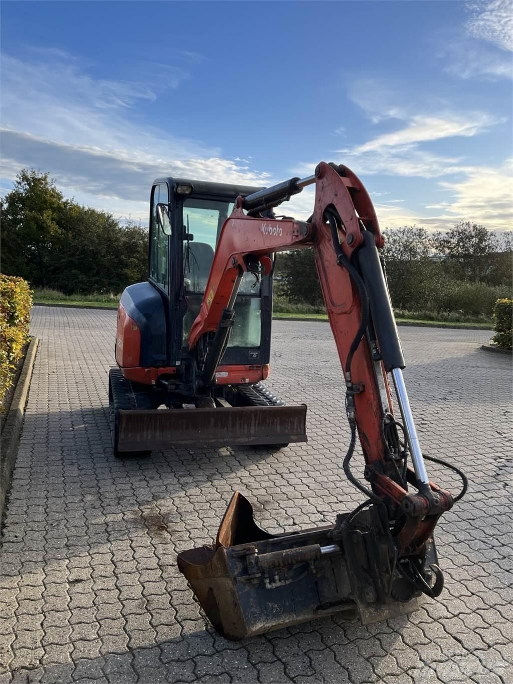 Kubota U27-4 GL HI 小型挖掘机
