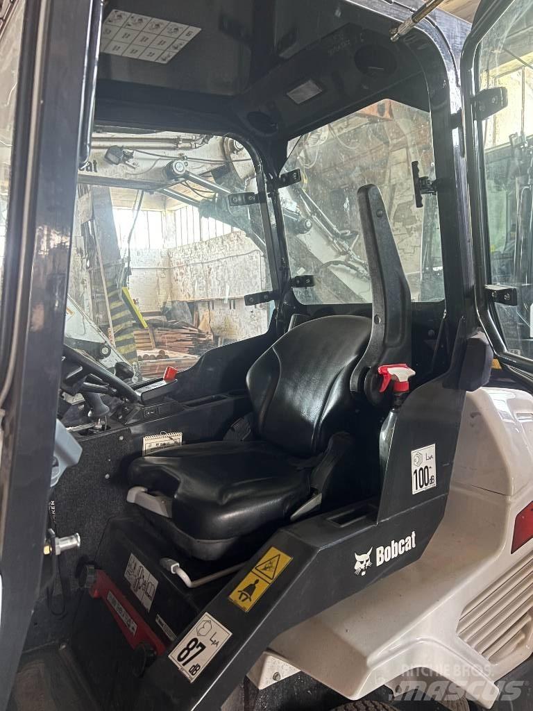 Bobcat L 23 小型装载机