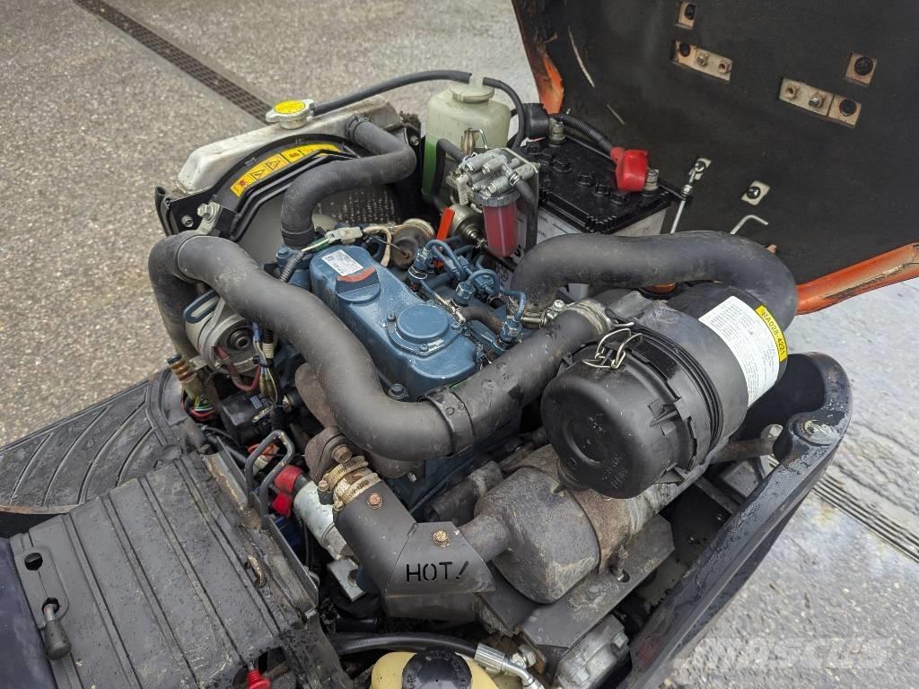 Kubota K 008-3 小型挖掘机