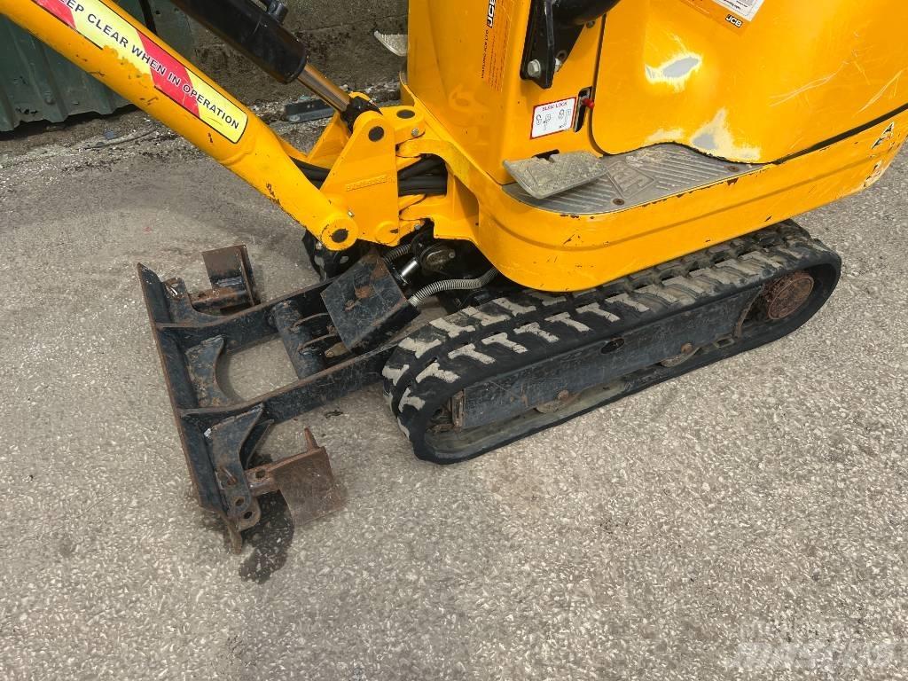 JCB 8008 CTS 小型挖掘机