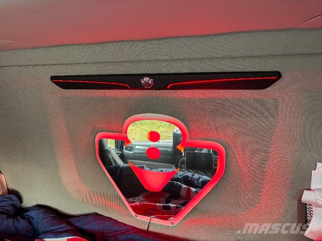 Scania R650B6X4NB 木材运输车