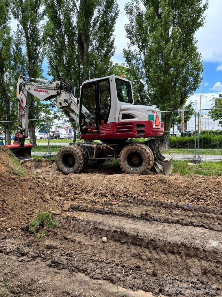 Takeuchi TB295W 轮式挖掘机