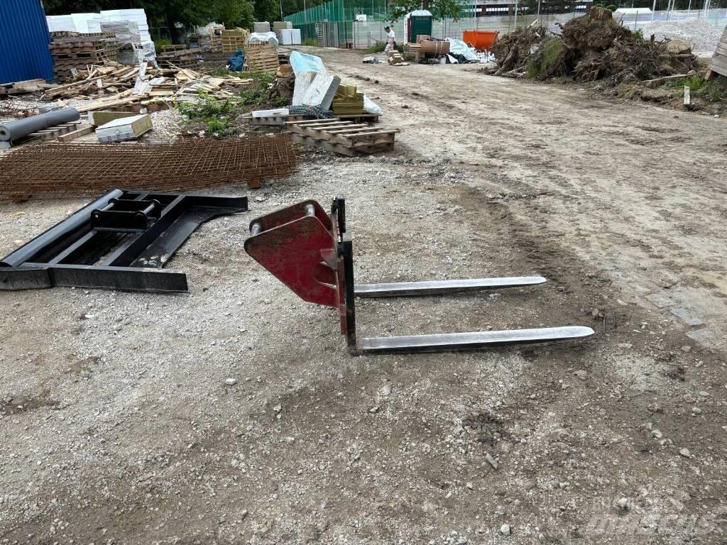 Takeuchi TB295W 轮式挖掘机