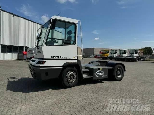 Terberg YT 182 码头牵引车