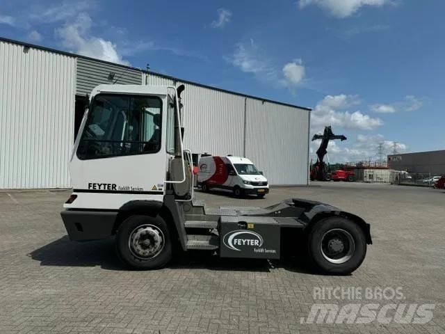 Terberg YT 182 码头牵引车