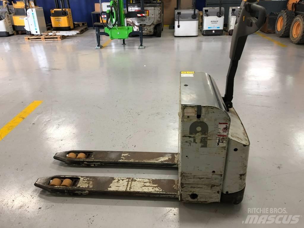 Atlet PLL200 手托盘堆垛机